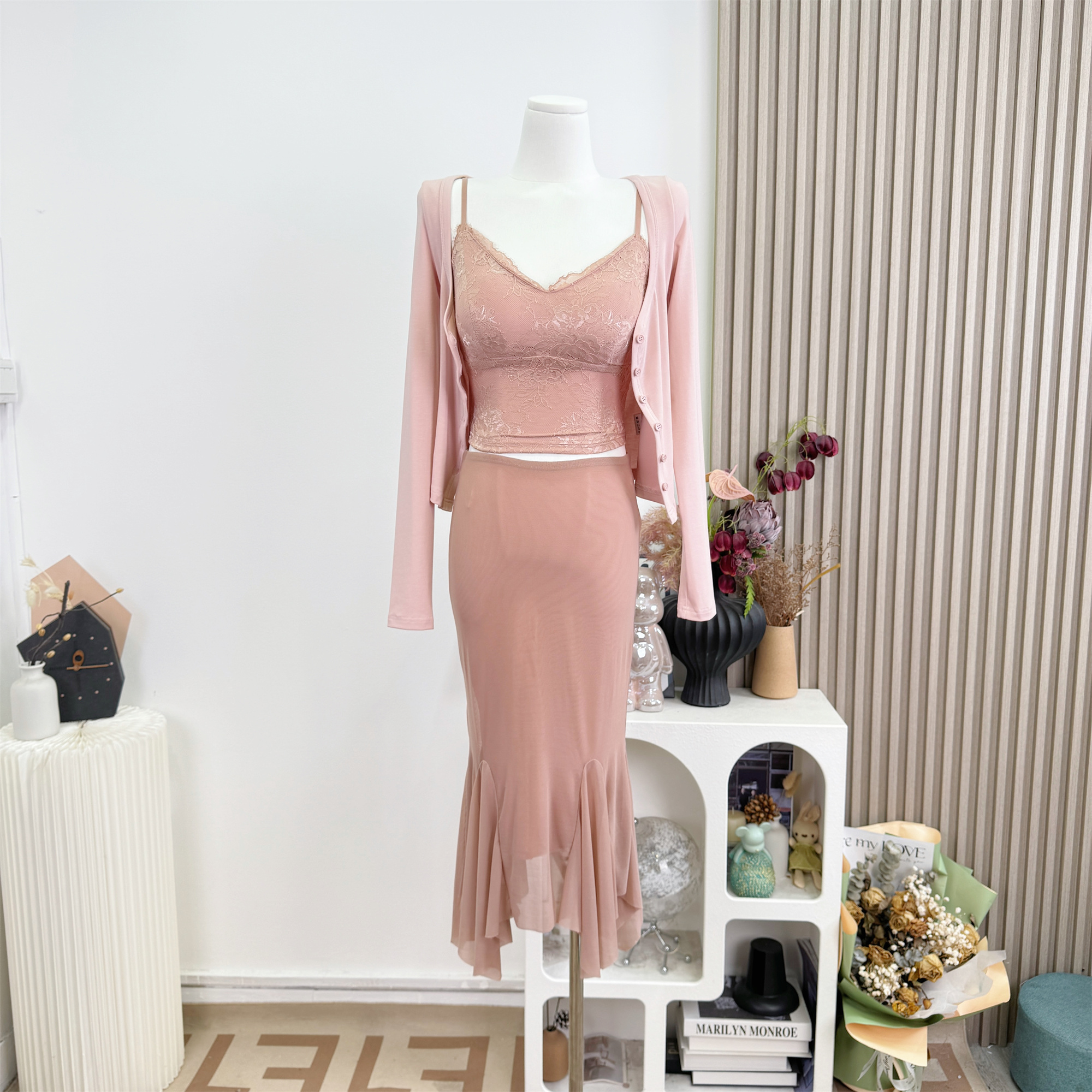 Pink V-Neck Lace Camisole with Padded Bra Short Cami Top - Image 5