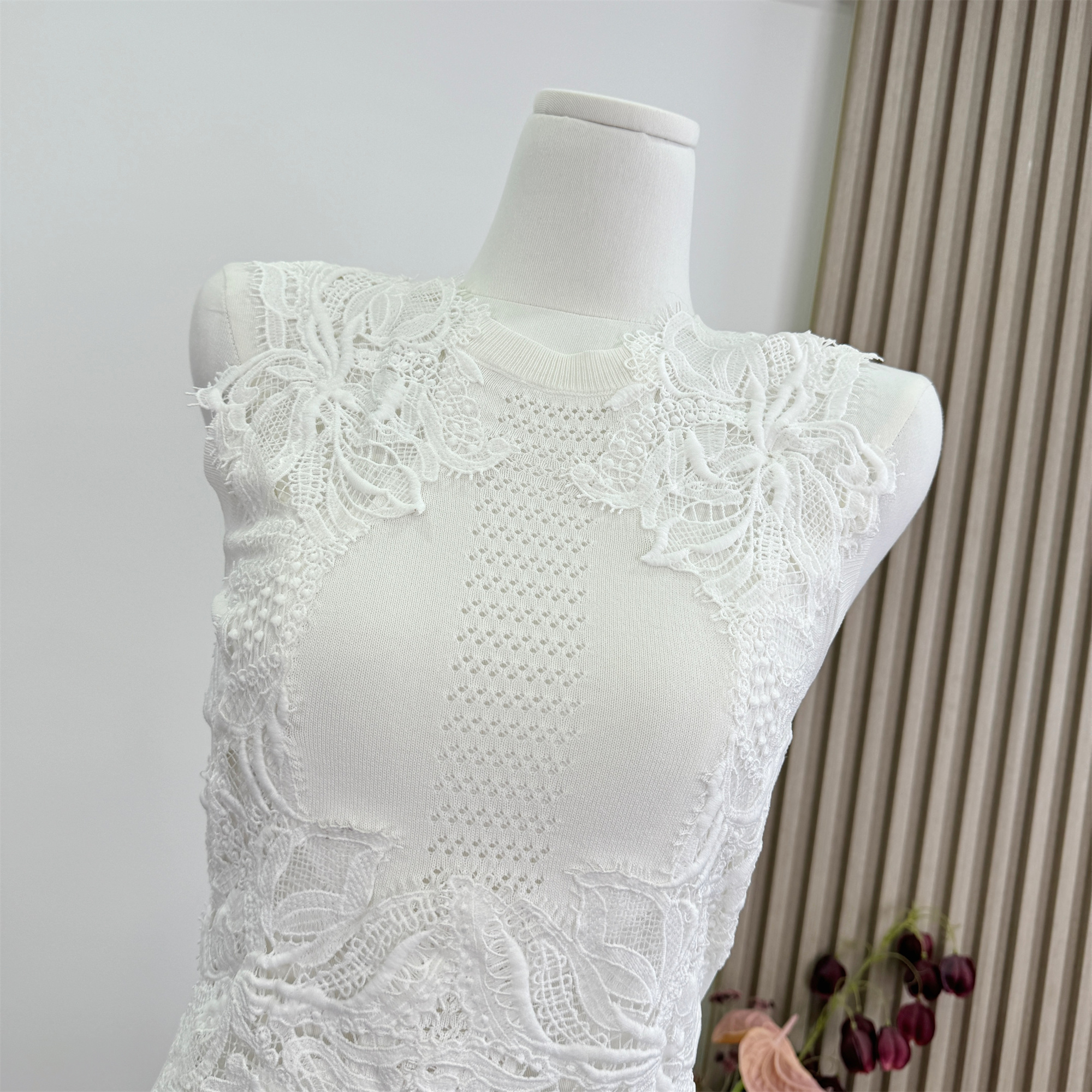 Hotdog Spicy Lace Sleeveless Camisole Top for Women - Image 2