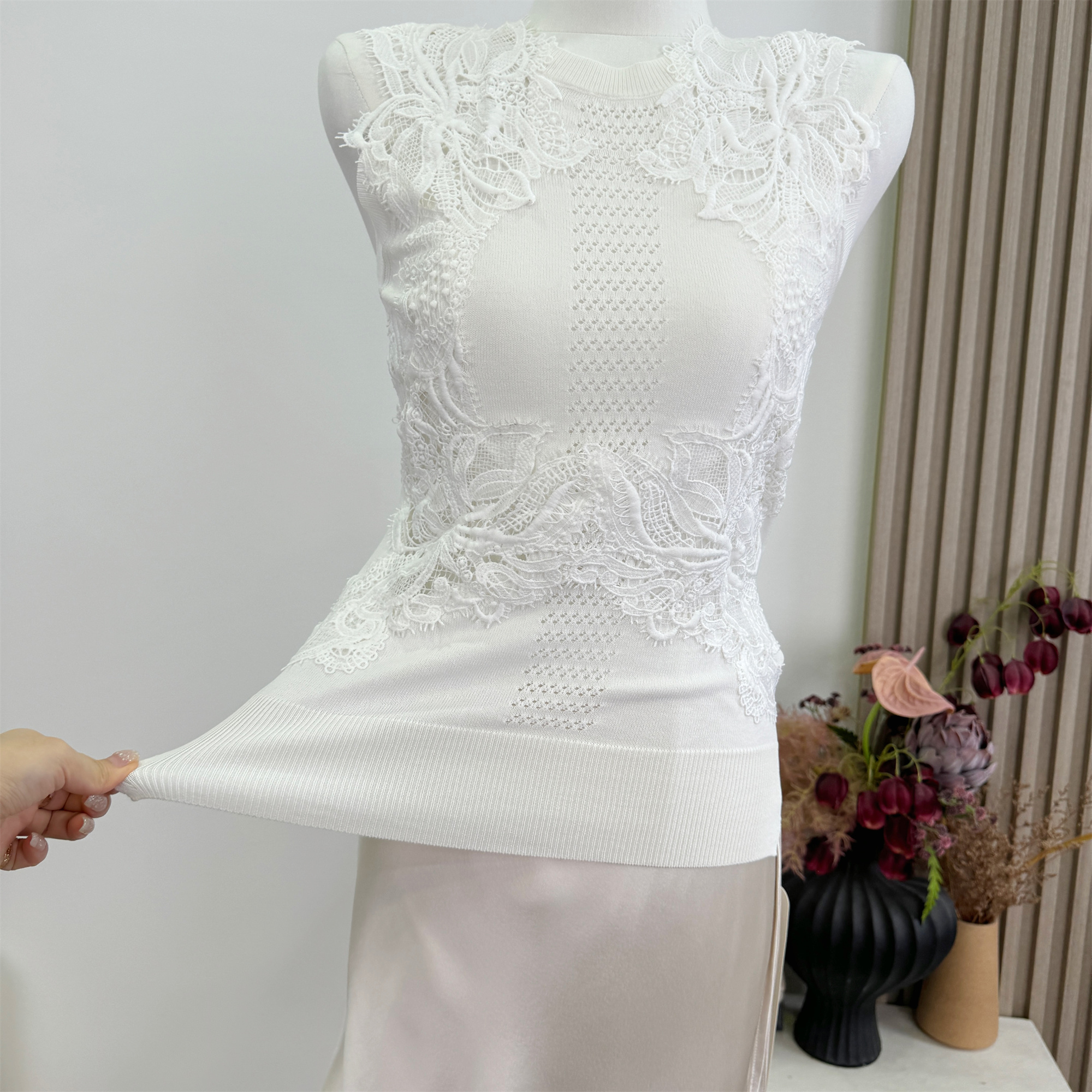 Hotdog Spicy Lace Sleeveless Camisole Top for Women - Image 3