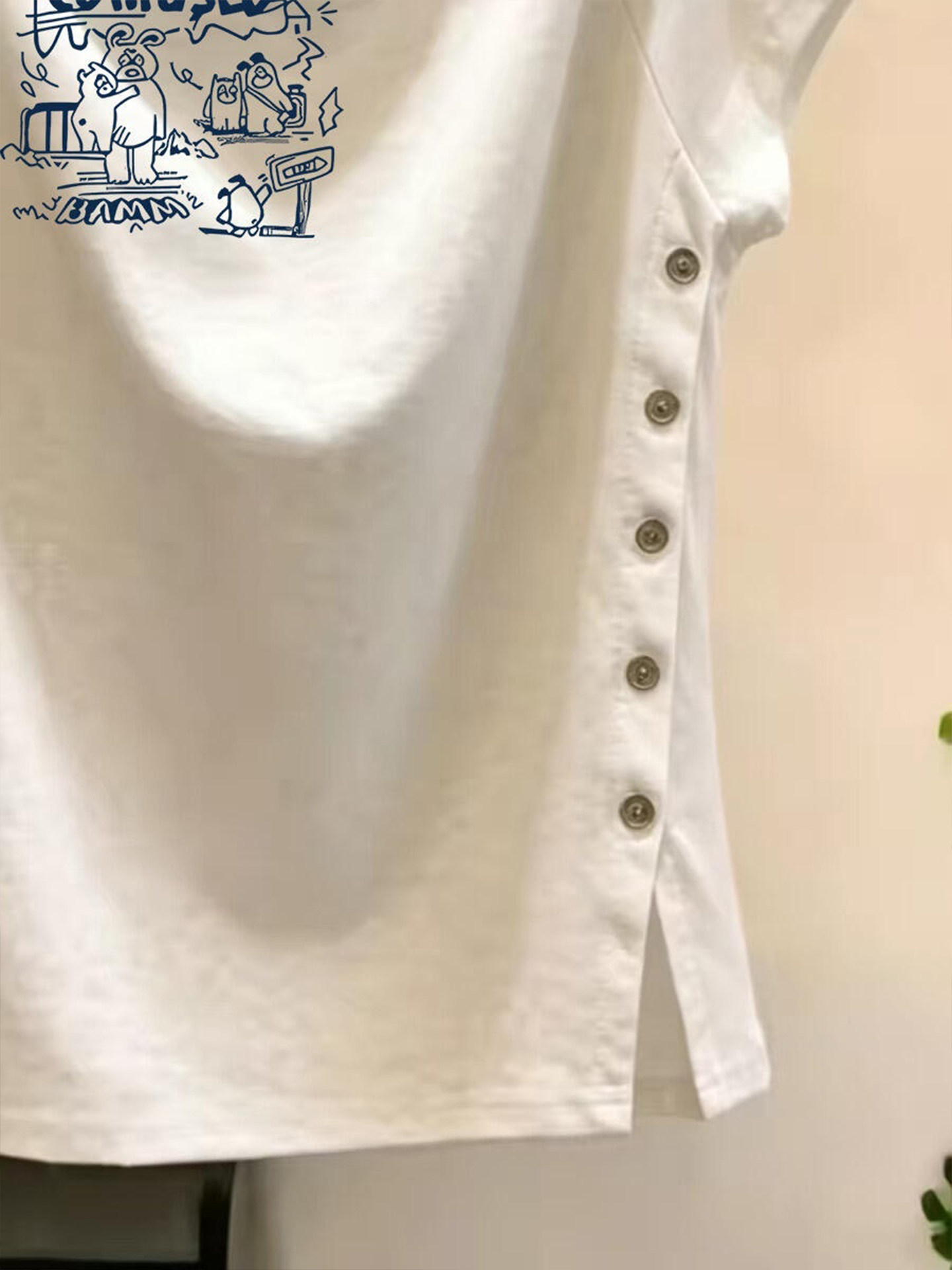 White Cartoon Print Side Button Short Sleeve T-Shirt for Women 2026 Summer - Image 4
