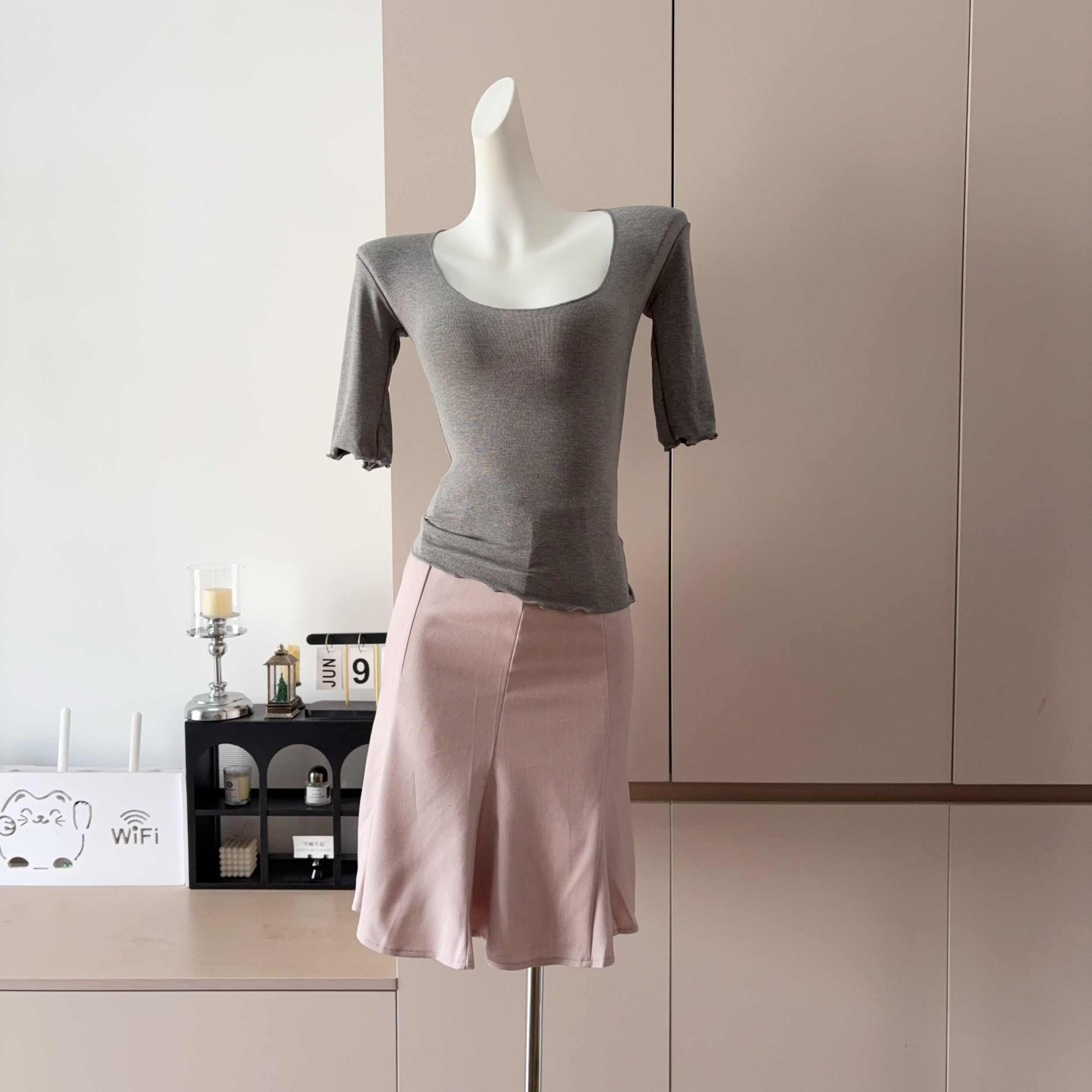 Women's Summer Two-Piece Set Slim Fit Short Sleeve T-Shirt and Bodycon Skirt - Image 3