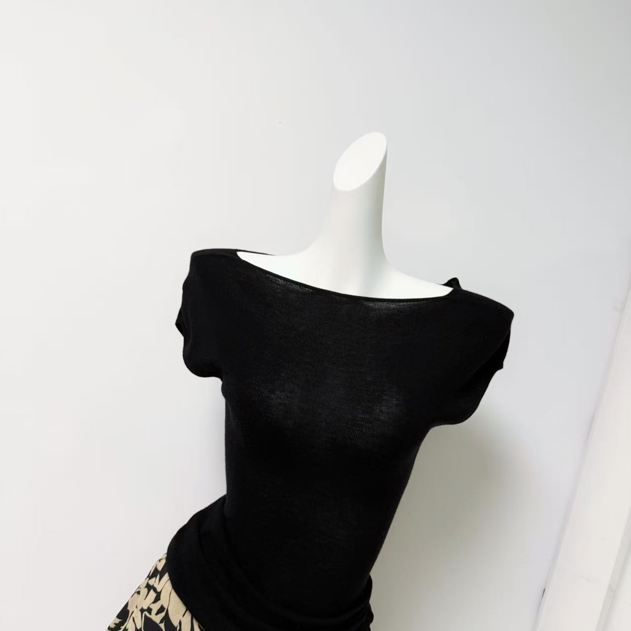 Elegant Black Floral Commuter Set: Summer Smart Top and Skirt - Image 4
