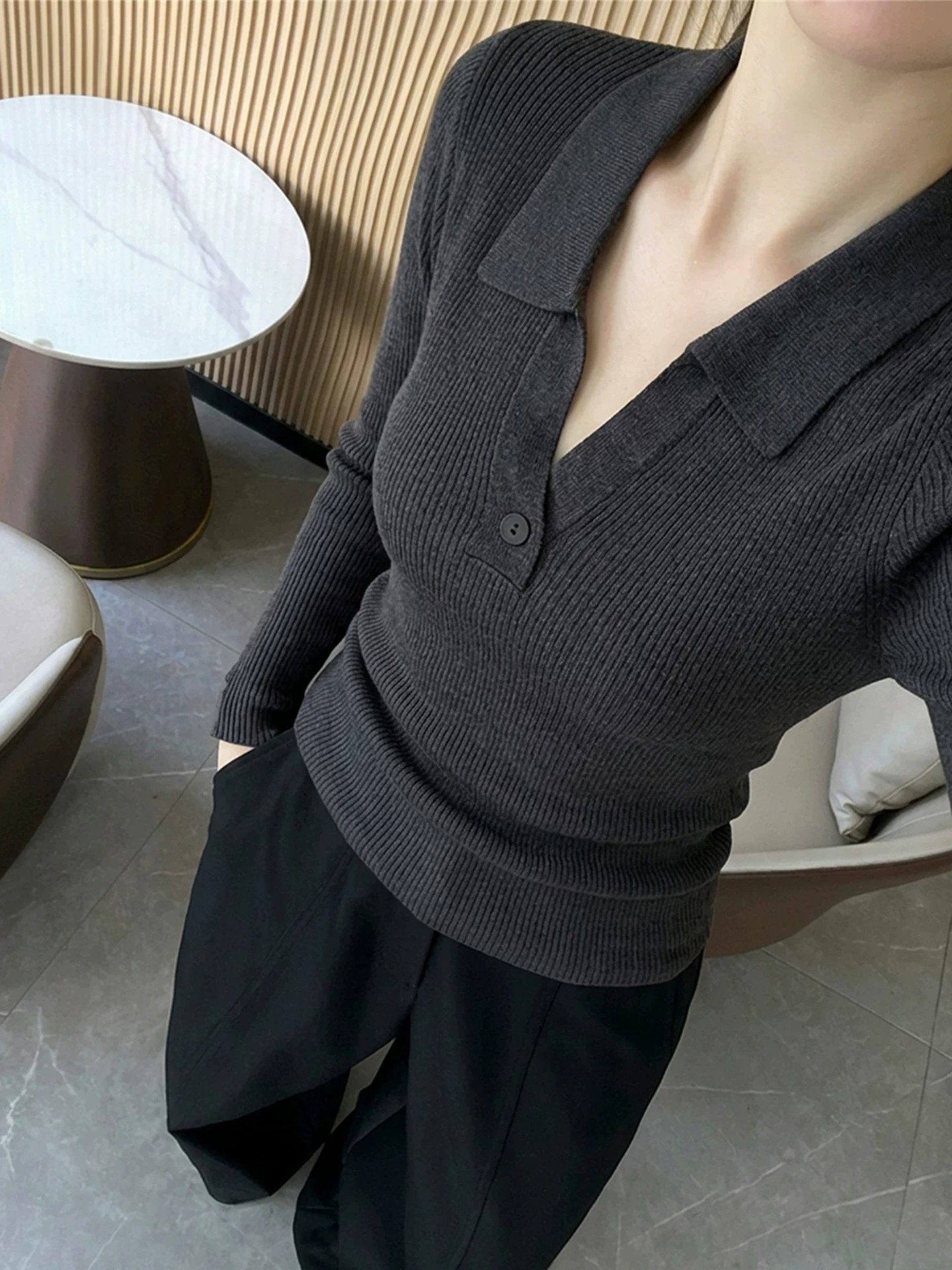 Women's V-Neck Long Sleeve Knit Sweater Slimming French Old Money Style Carbon Gray Early Autumn 2026